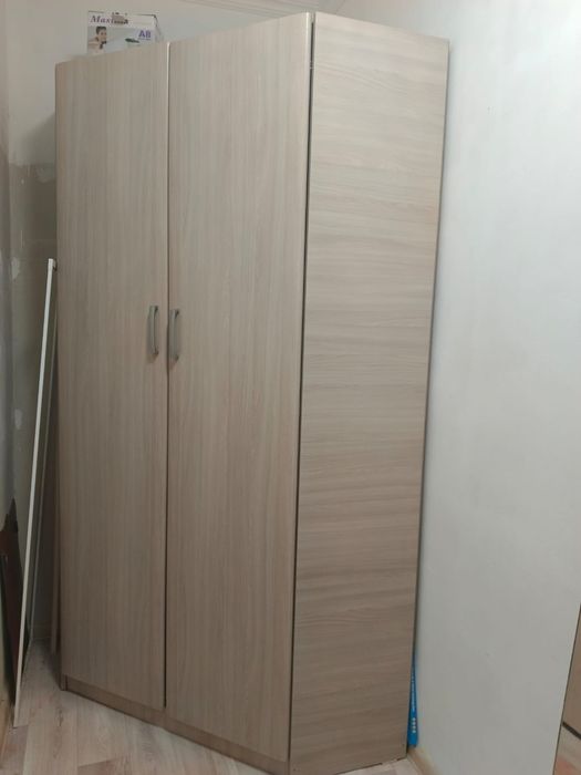 Продаю шкаф угловой почти новое