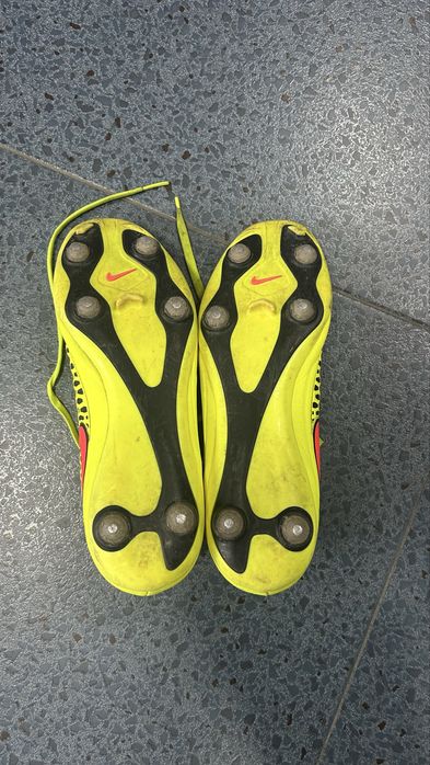 Бутонки nike magista