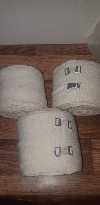 Продам б/у эластичные бинты по 500 тенге за 1 рулон.