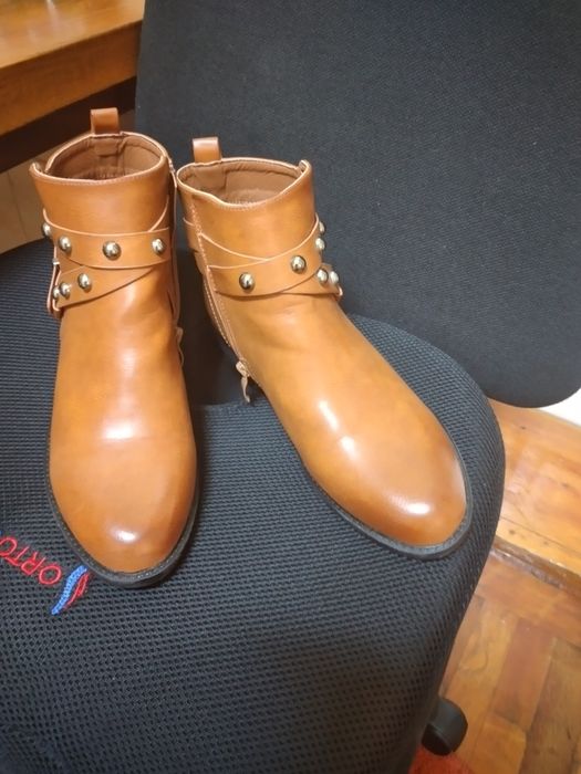 Ghete Noi marimea 39