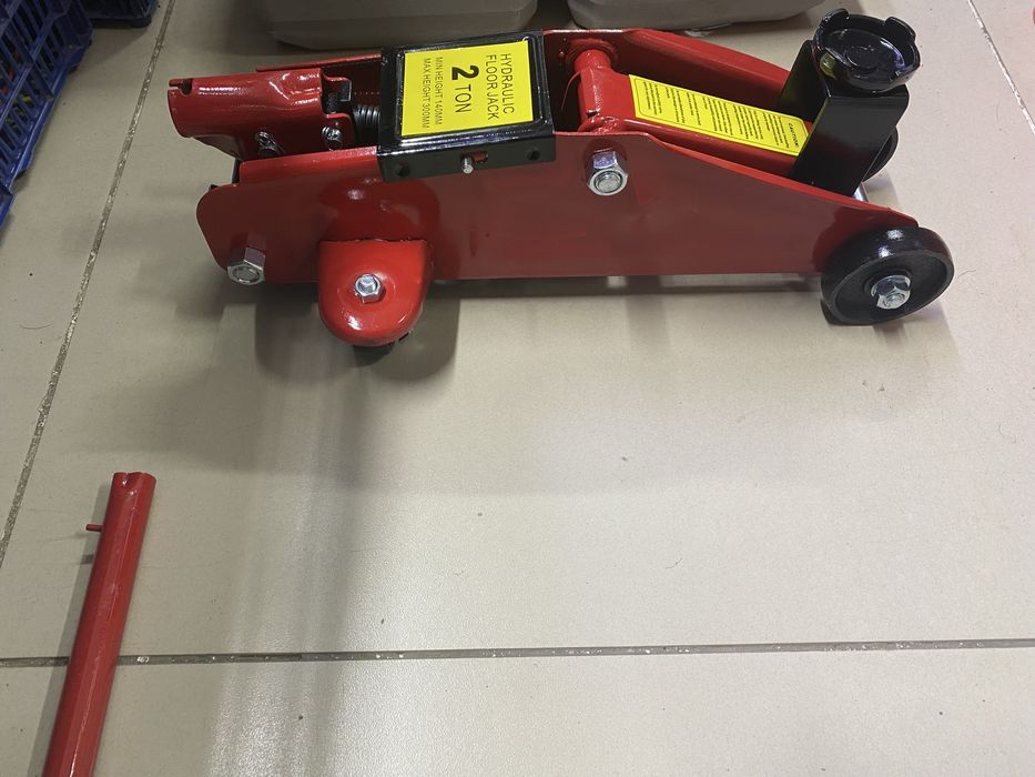 Авто домкрат 2.0 тон