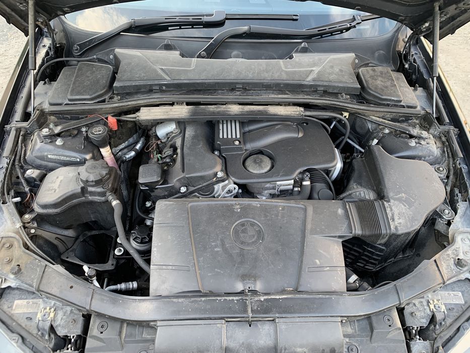 Продаваме бмв е90 320и 150кс bmw 320i 150hp