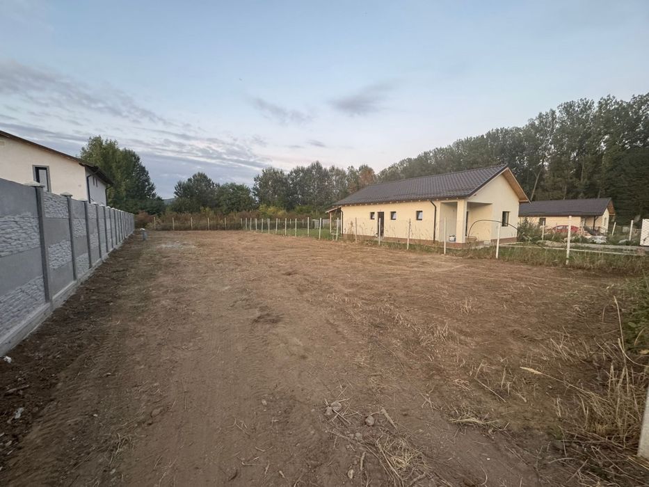 Teren bujoreni 670m2