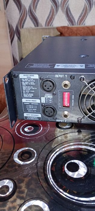 Крайно стъпало Behringer ep4000