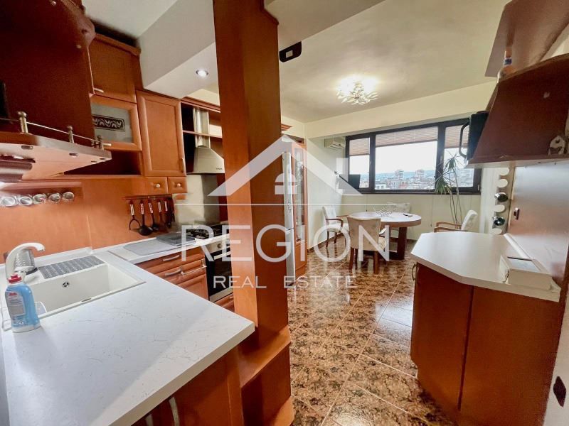 Дава се под наем Четиристаен апартамент в Варна, Лятно кино Тракия - 116 кв.м за 663 € - Снимка #1