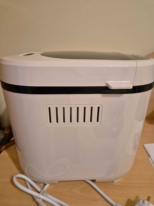 Продавм хлебопекарна Moulinex или еър фрайер Tefal