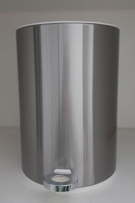 Ведро  новое  металлическое для  мусора  с  педалью