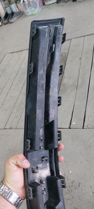 Облицовка Tracker 1 верхняя со значком