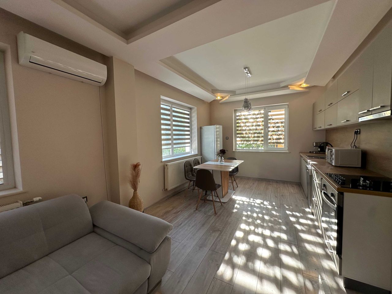 Дава се под наем Тристаен апартамент в Стара Загора, Център - 90 кв.м за 510 € - Снимка #5