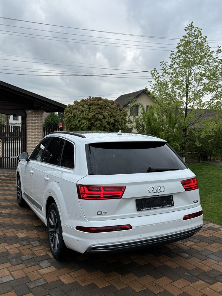 Audi Q7 E-TRONE Plug In Hybrid