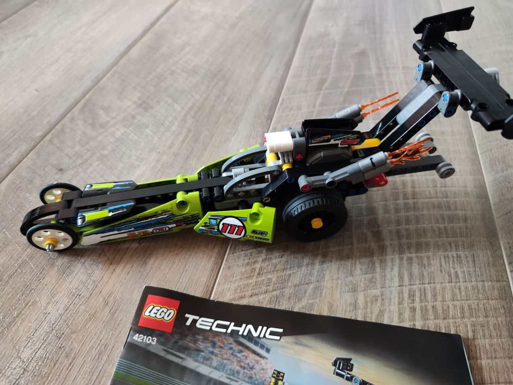 LEGO Technic - Dragster 42103, 225 piese