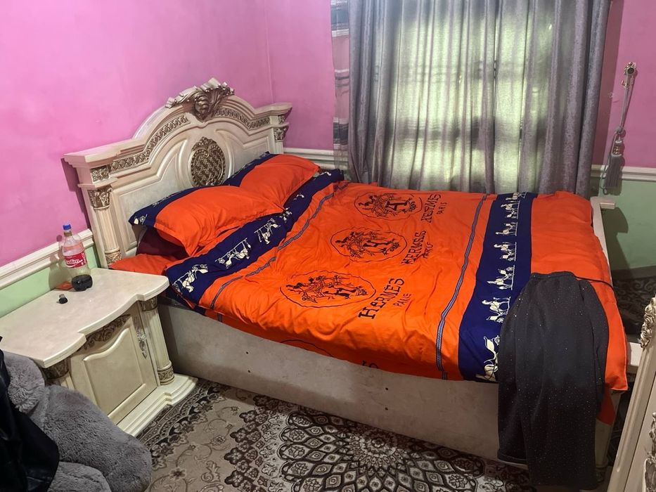 Спальный гарнитур+ горка. В хорошем состоянии, качественное