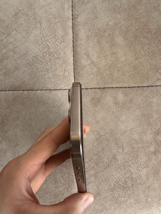 Iphone 16 pro max desert