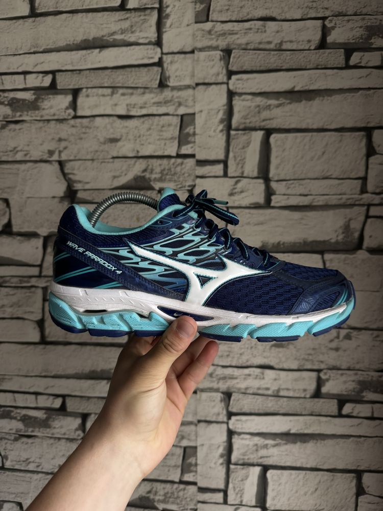 Mizuno Wave Paradox 4