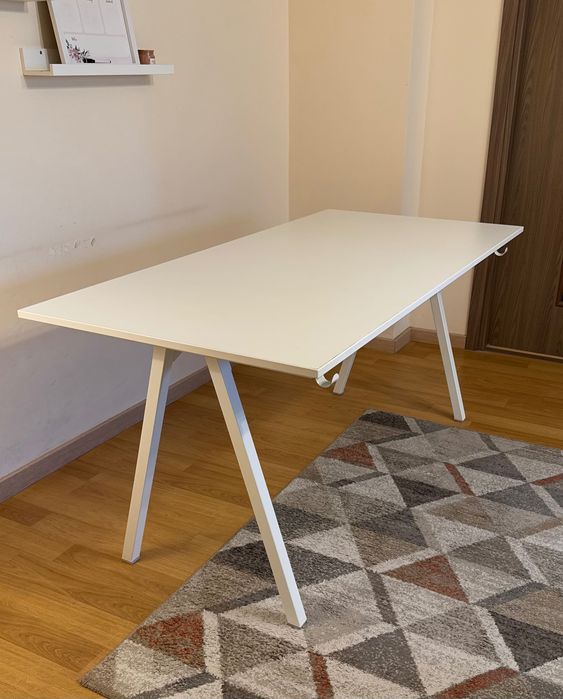 Vând birou / masă de lucru 160 × 80 cm - stare bună