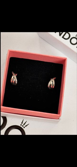 Пандора обеци Pandora