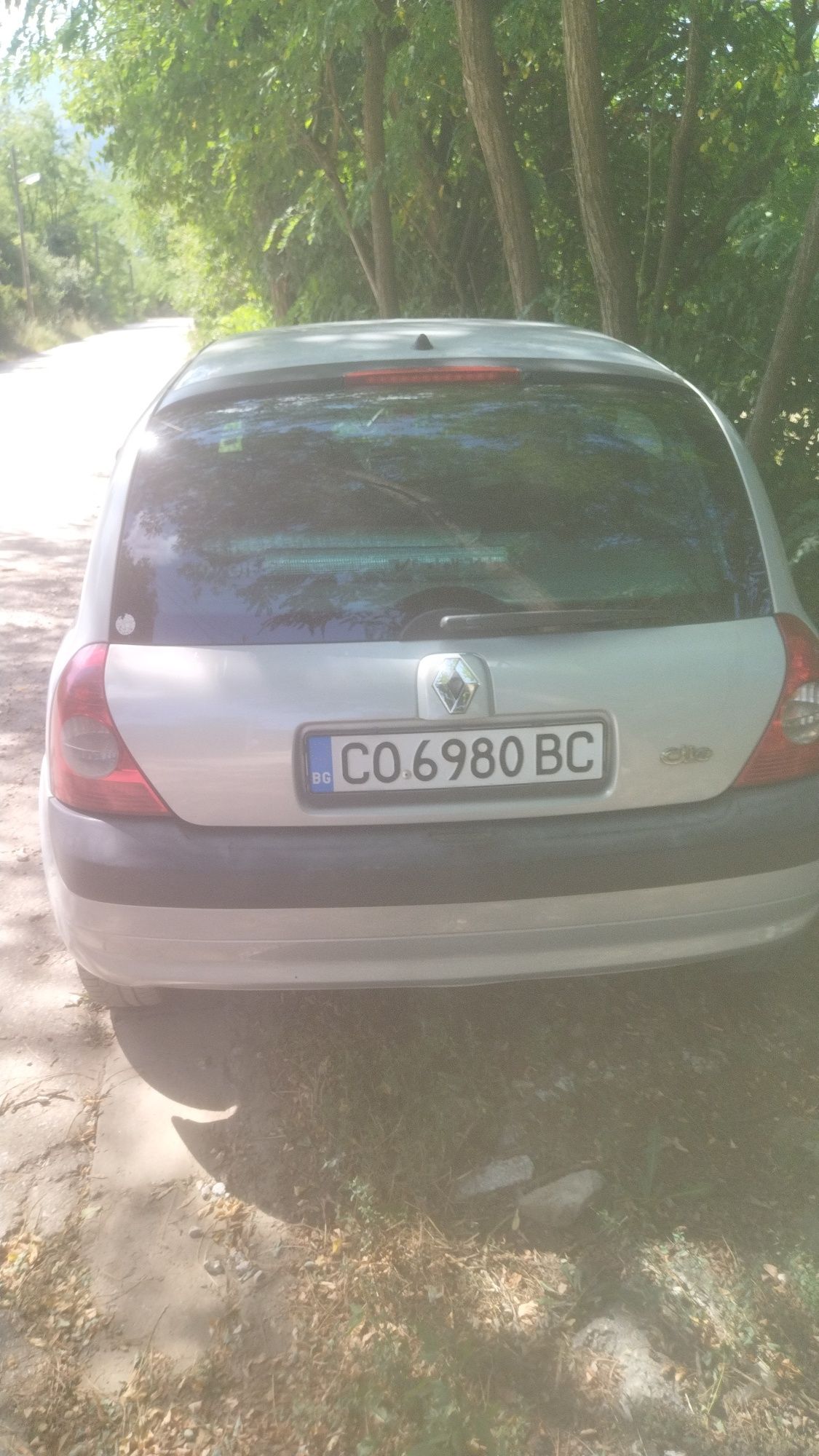 Продавам кола Рено