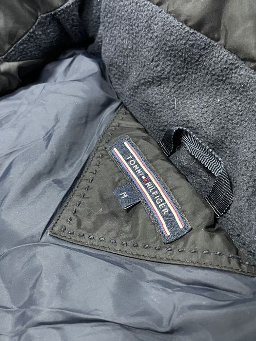 Tommy hilfiger пухена парка M размер