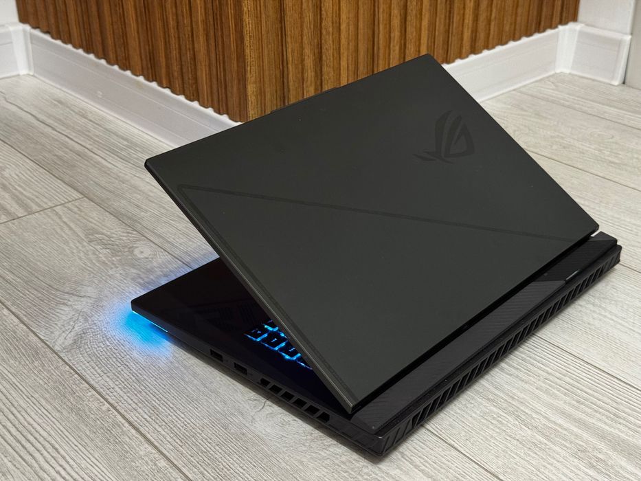 16.0 IPS 165hz/ RTX 4060 8GB/i7 13650HX /32GB / 1TB SSD/ Rog Strix/RGB