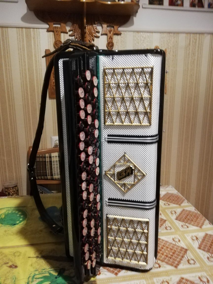 Продаётся выборно готовый баян
