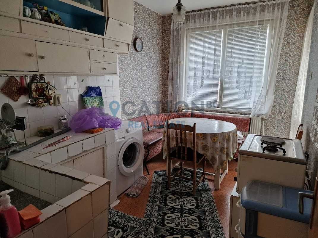 Етаж от къща в гр.Каварна