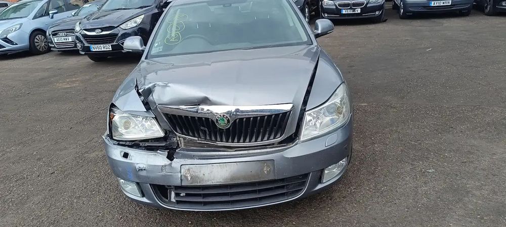 Dezmembrari / Dezmembrez Skoda Octavia 2 Combi Facelift 2.0 TDI CFHC cutie viteze automata cod culoare LF8L