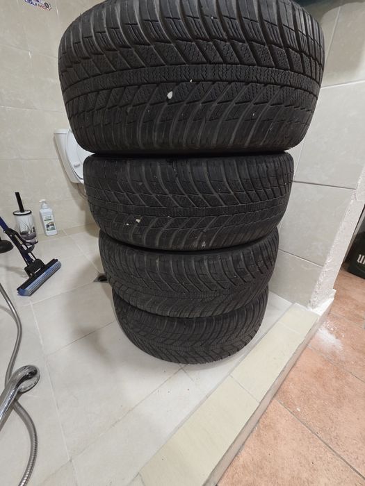 Nexen всесезонни 215/55/17