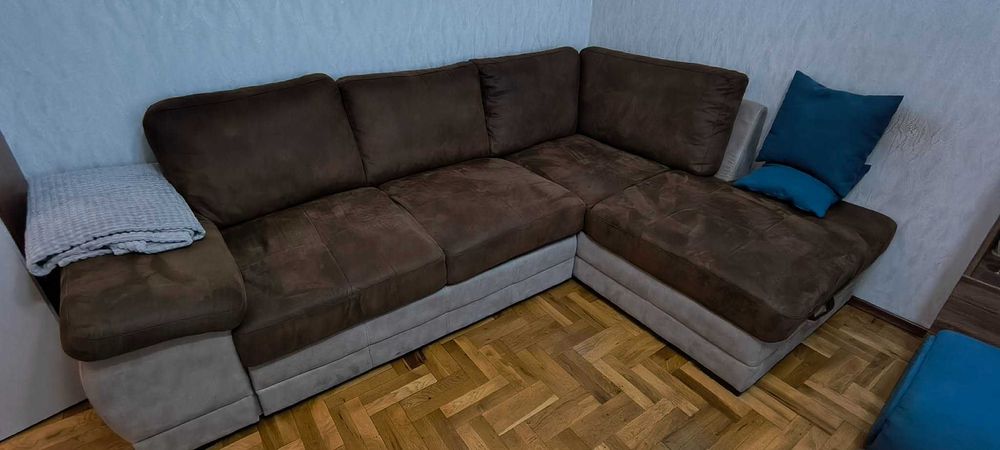Ъглов диван с функция за сън