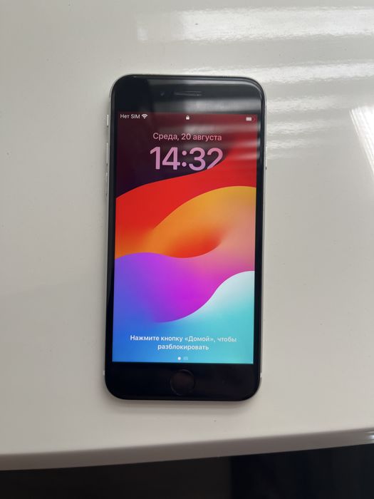 Iphone SE (2 gener) память 128 gb в отличном состоянии