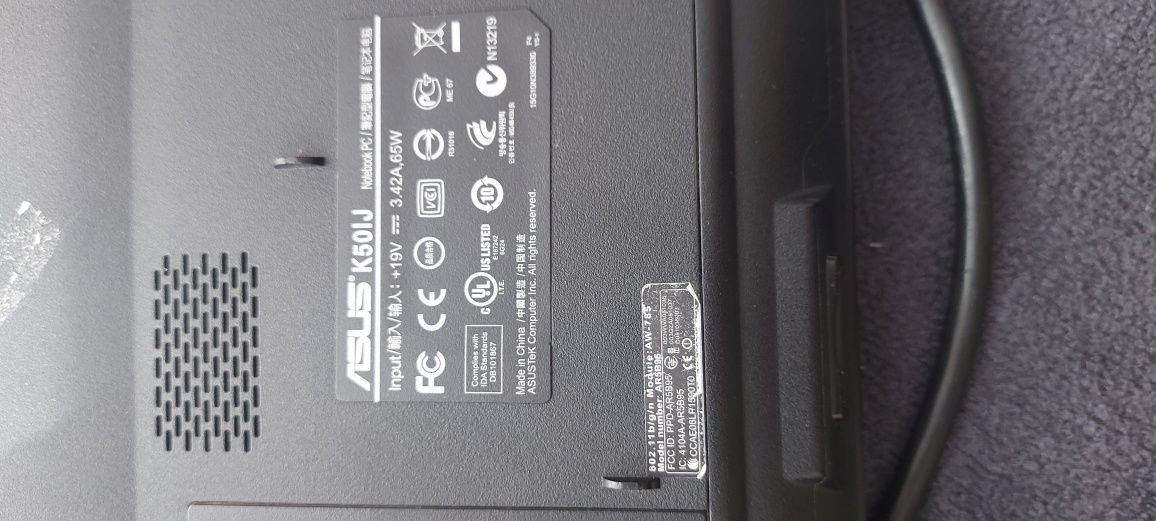 Лаптоп      ASUS