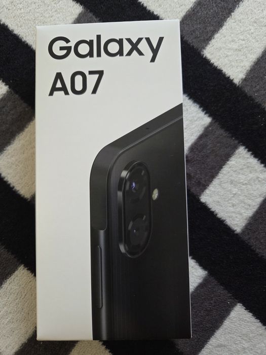 Продам телефон самсунг А07