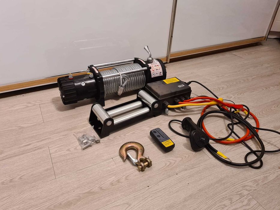 Troliu auto cu telecomanda 12V, 5 cp, 4.3T cablu otel 9x24m