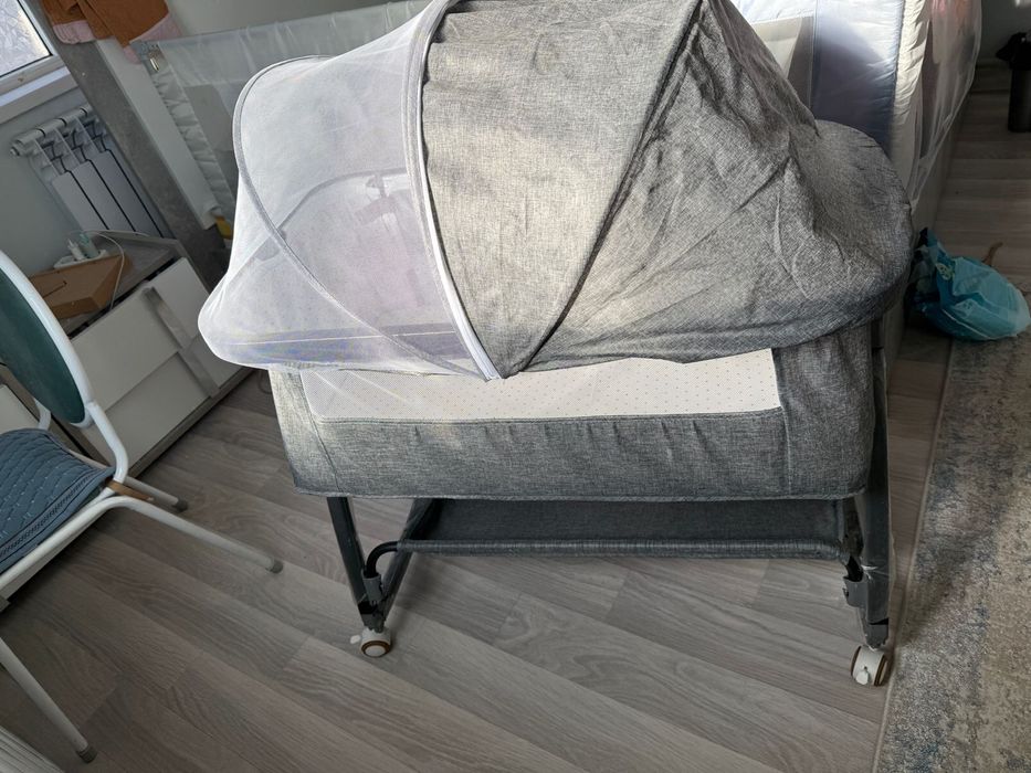 Продам манежку почти новая