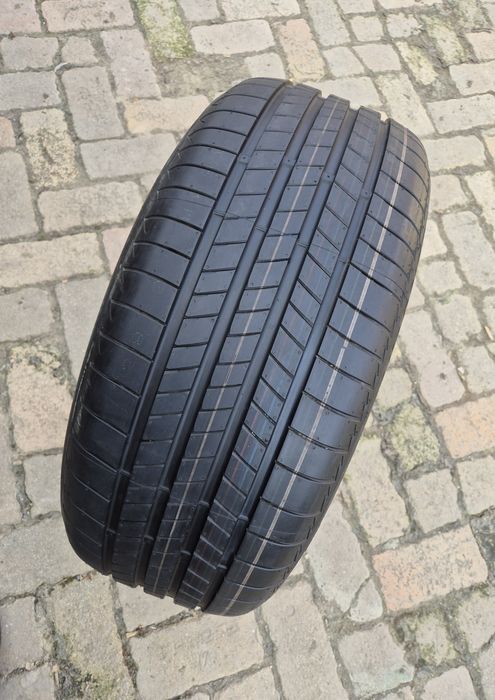 O bucată 255/50 R19 vară - una Bridgestone Continental Pirelli