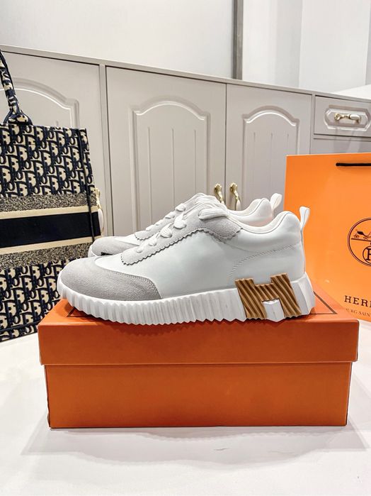 Adidasi Hermes diferite marimi