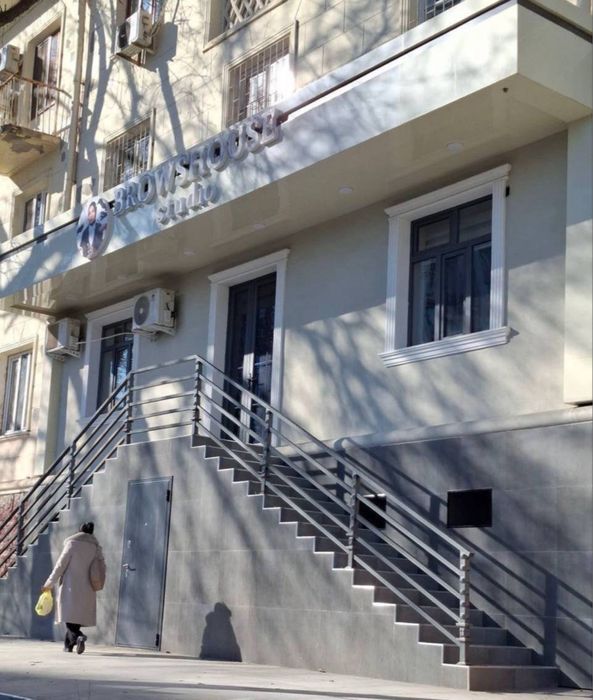 Магазин продаётся с готовым арендатором. Ул Шота Руставели 1 я линия.