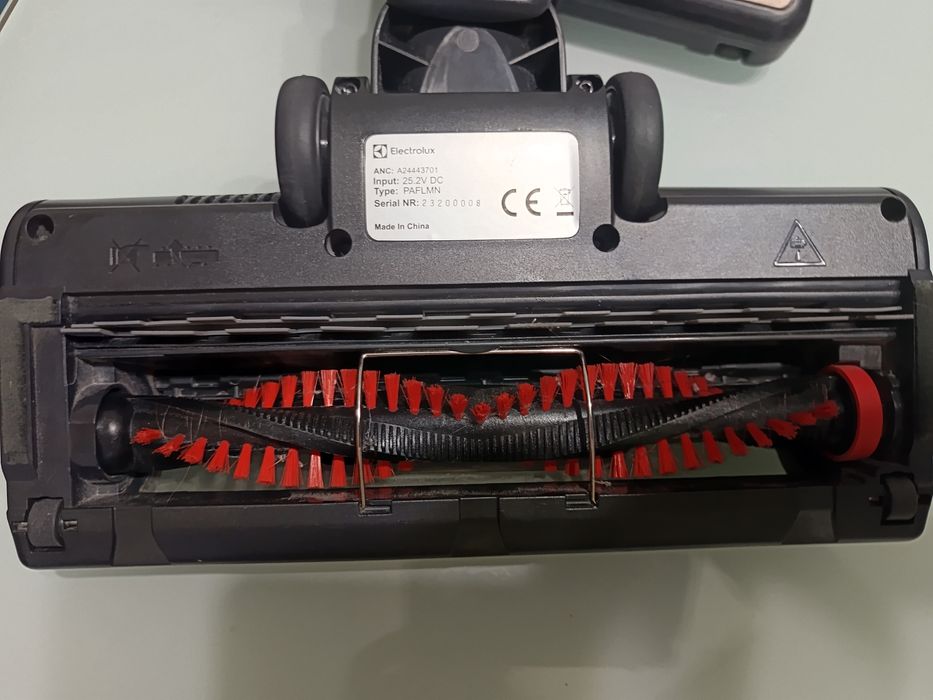 Aspirator bosch move2in Piese si Perie electrica bosch move2in