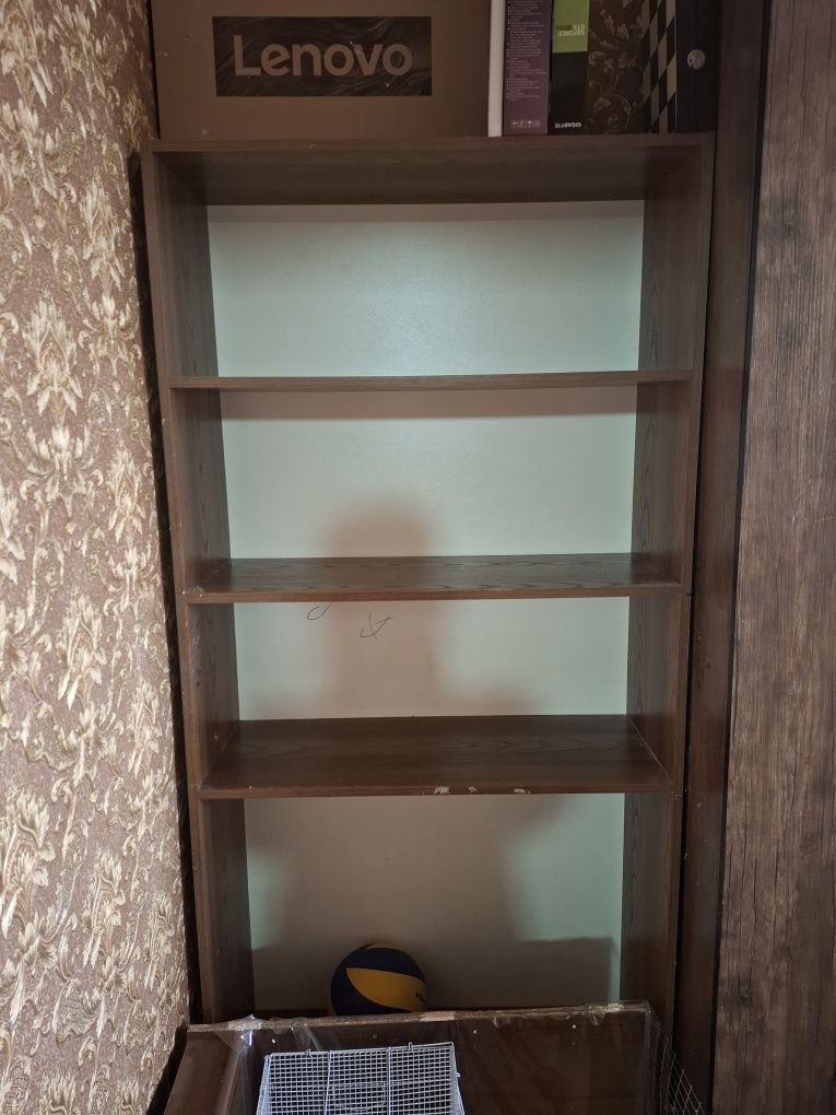 Продаю шкафы, стелажи, кровать и письменный стол.