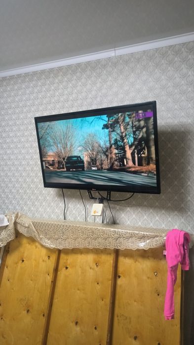 Телевизор lg в хорошем состояниий