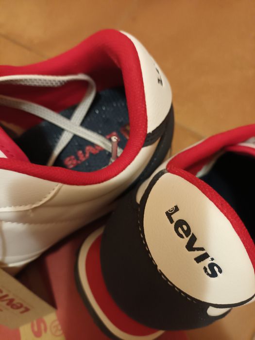 Levi's -Нови оригинални  маратонки