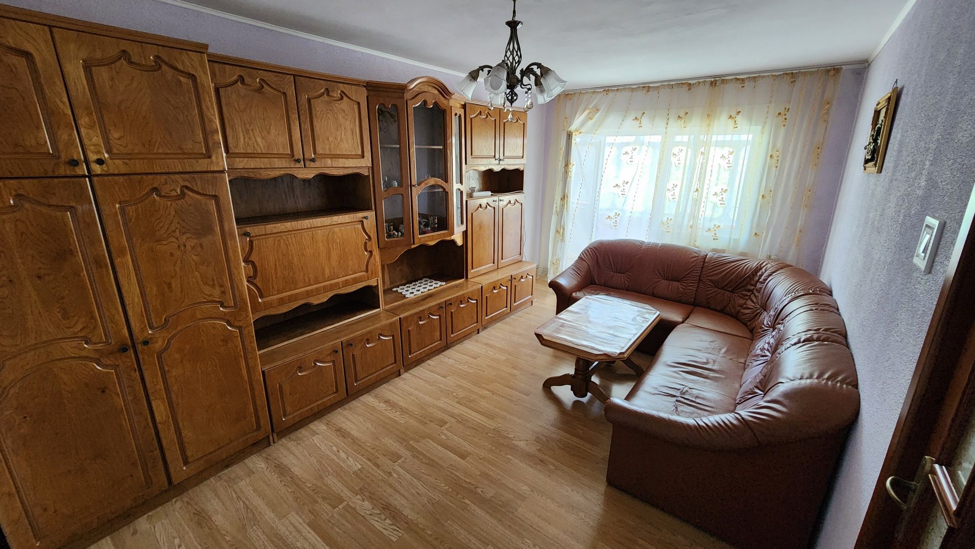 Apartament 3 camere, 60mp, zona Burdujeni, scoala Miron Costin