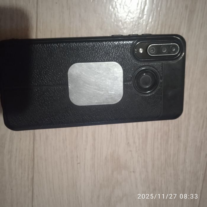 Продам сотовый Хуавей р30 lite/256