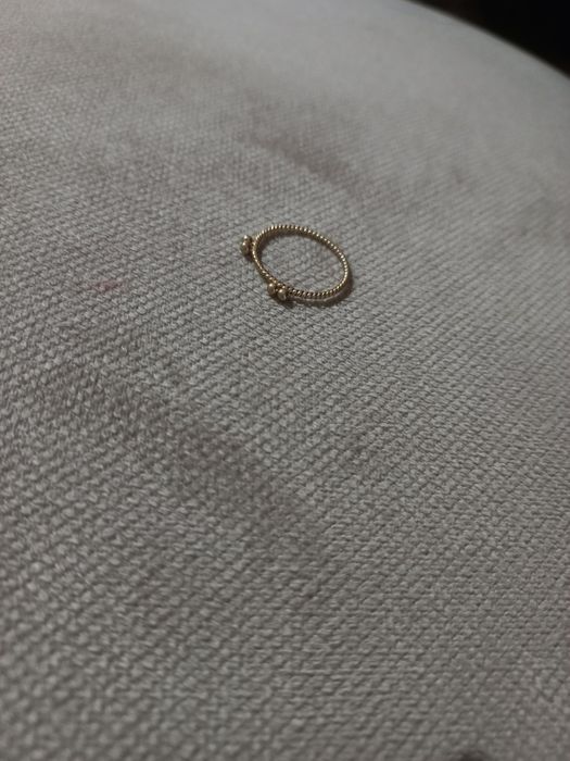 Дамски пръстен в златен цвят