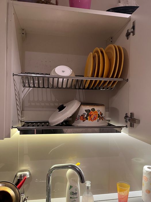 ПРОДАВАМ ЪГЛОВА КУХНЯ. Възможност за взимане края на седмицата. София