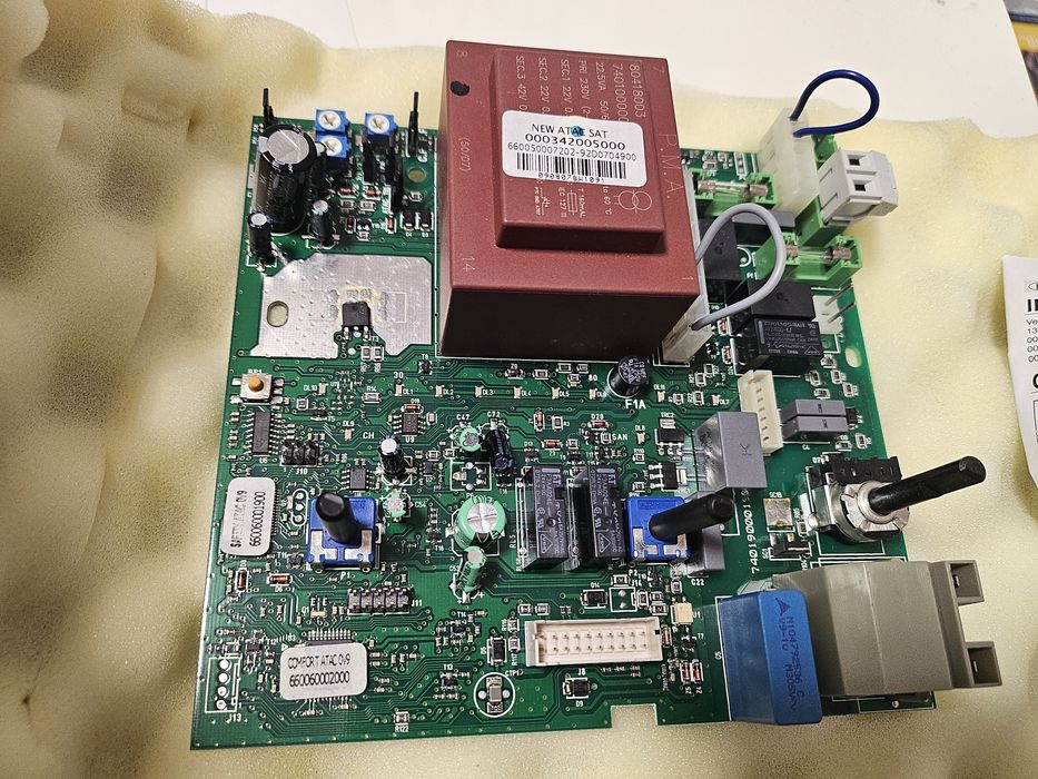 Placa electronica noua pentru centrala Chaffoteaux Maya