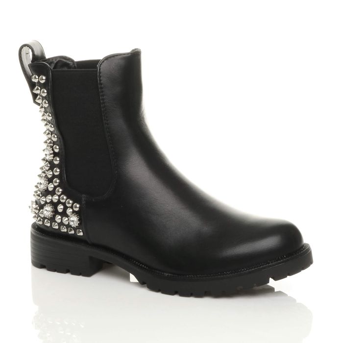 Дамски боти с камъчета