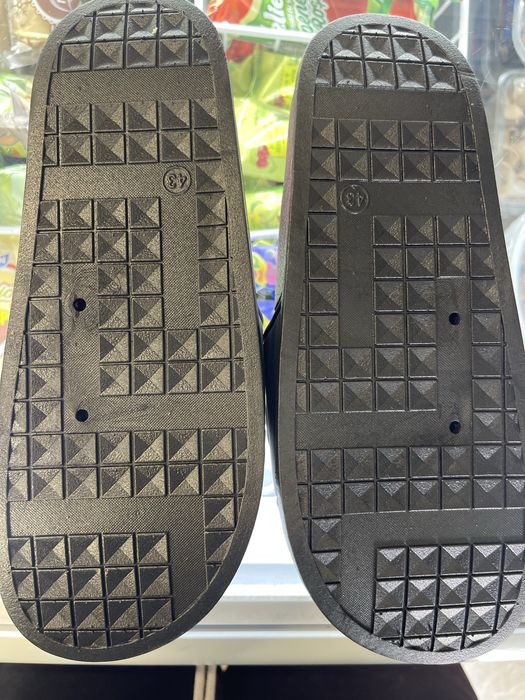 Papuci Barbati Hugo Negru si Alb