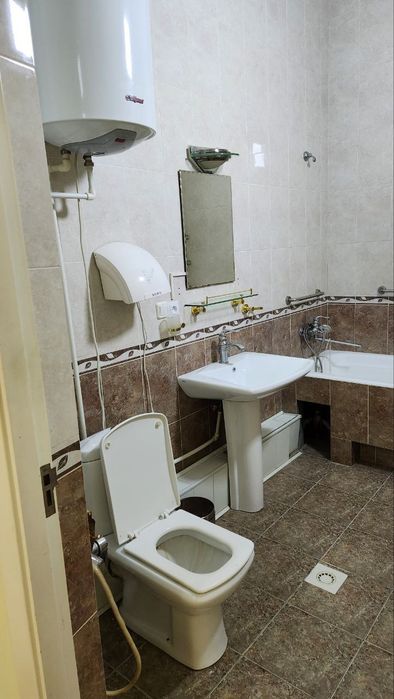 Участка Яккасарой ракат махалла 4 хона  жихозлари билан 1 этаж 1500&