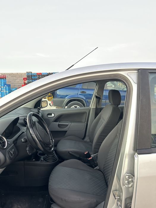 FORD FIESTA 1,4 бензин/газ+климатик за части
