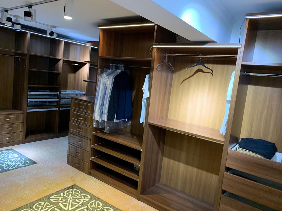 # Dressing Complet / Garderoba / Sifonier / Dulapuri #